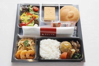 デルタ航空 ミシュラン二つ星の和食店 一汁二菜うえの 監修の機内食をエコノミークラスで提供